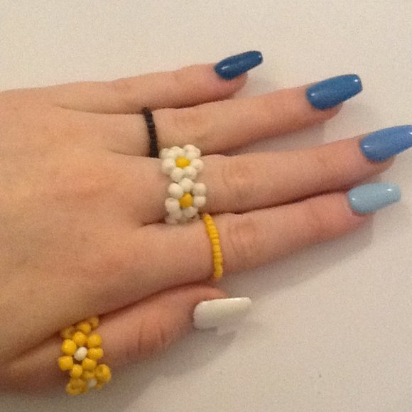 Flower ring bundle - Picture 2 of 10